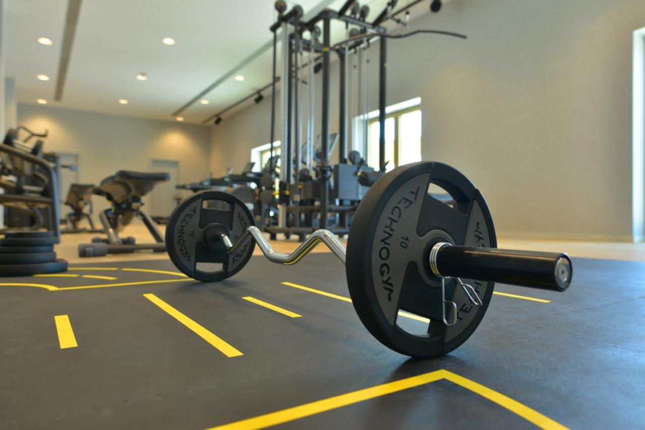 Mk Hotel Tirana Rinas Exterior foto A barbell